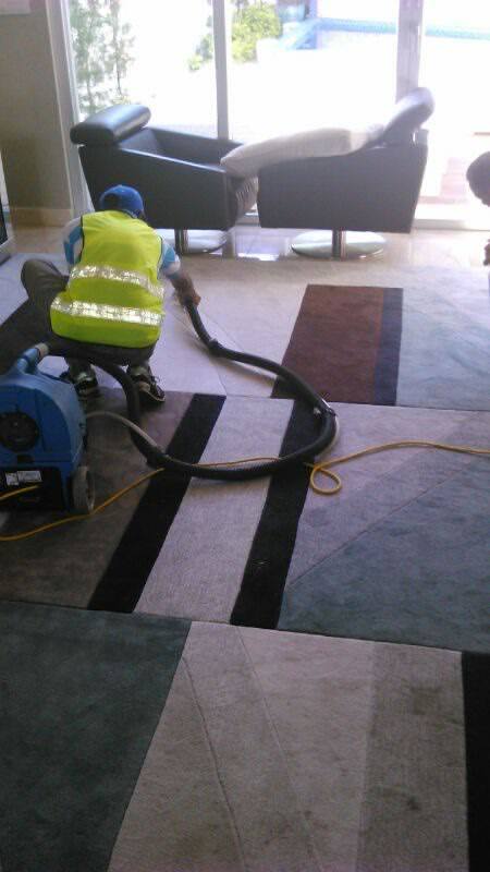 Lavado limpieza de alfombras en Santo Domingo para oficinas y residencias en Republica Dominicana a domicilio empresa mantenimiento servicios